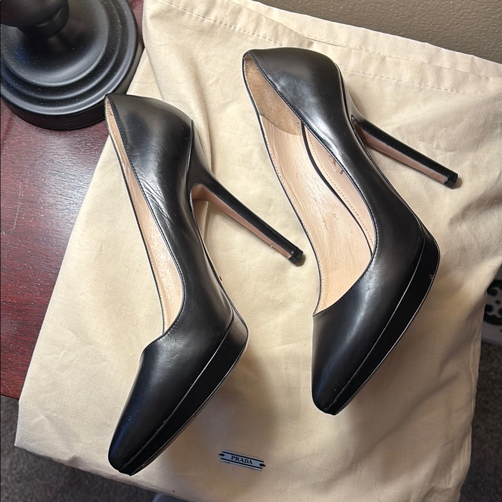 Prada Black Stiletto Heels with Pointed Toes Size 39 9 8.5